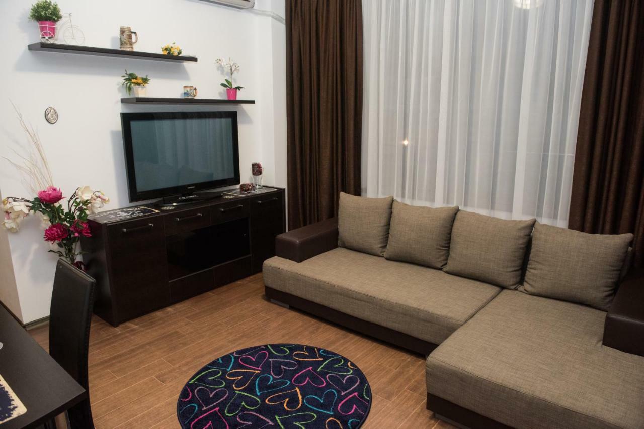 21 By The Sea Apartment Mamaia Exterior foto
